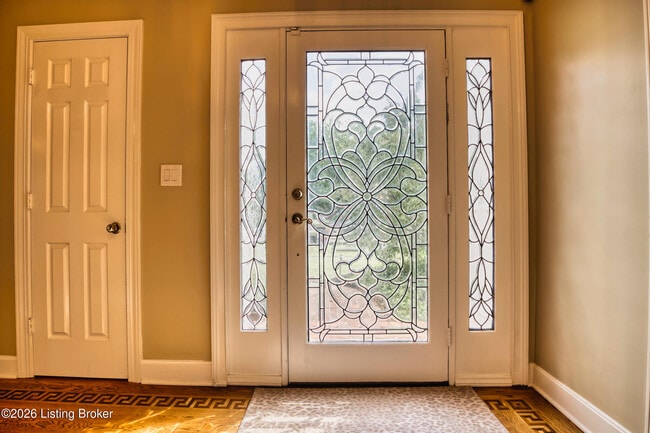 Photo - 711 Bedfordshire Rd