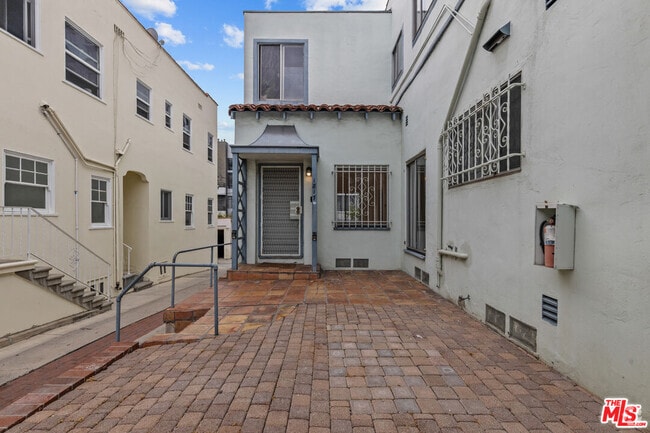 Building Photo - 1817 Grace Ave Rental