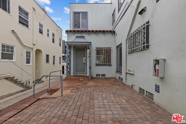 Building Photo - 1817 Grace Ave Rental