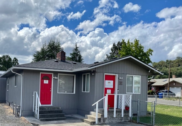 Photo - 160 Rose Ave