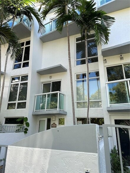 Photo - 1853 Jefferson Ave