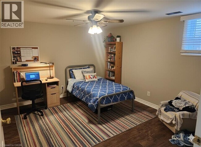 Photo - 21 Belwood Crescent