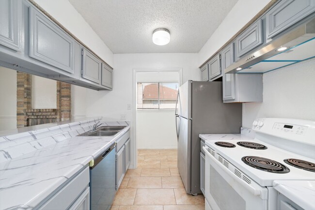 Building Photo - 1308 Brenda Ln