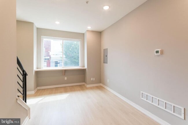 Building Photo - 2428 Jasper St Rental