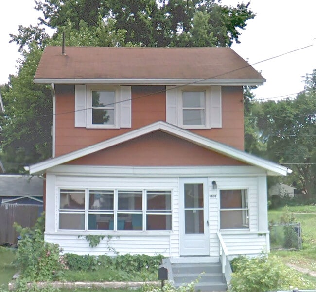 Building Photo - 1828 Ohio Ave NE