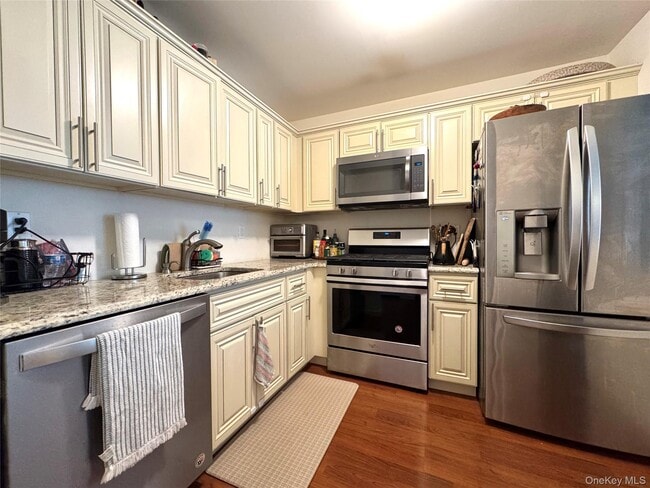 Photo - 77 Leeward Ct