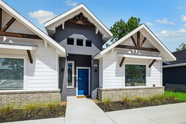 Building Photo - 10317 Lake Rd