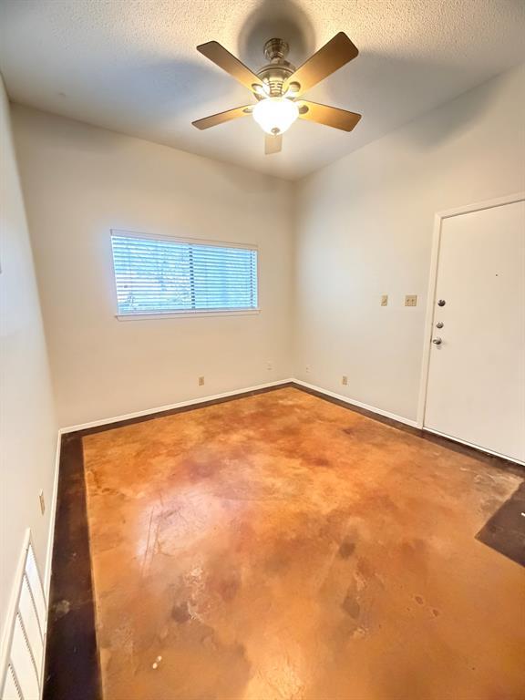 Photo - 1620 Waterston Ave Unit 105