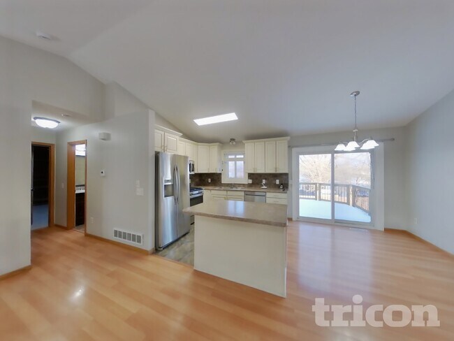 Photo - 3967 156th St W