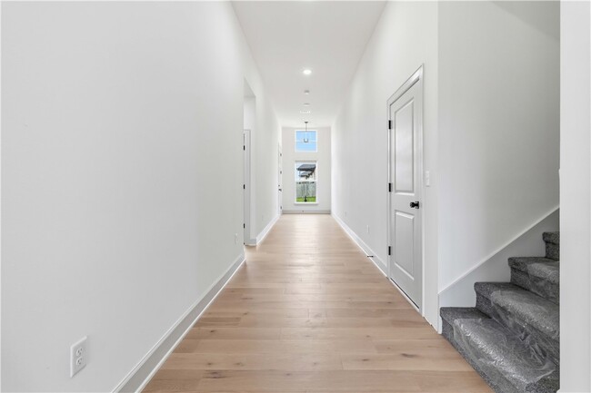 Photo - 920 Trestle Ln