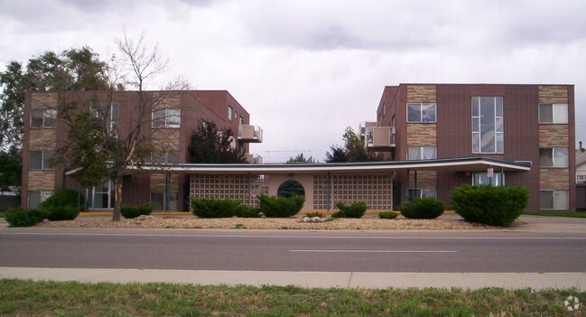 Building Photo - Bonneville Apts