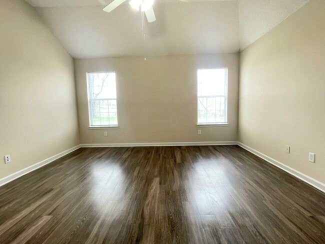 Photo - Villas of Northcreek