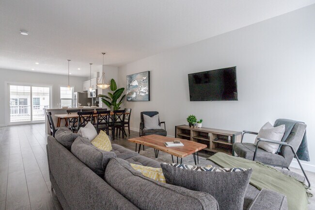 Photo - 723-172 172 St SW