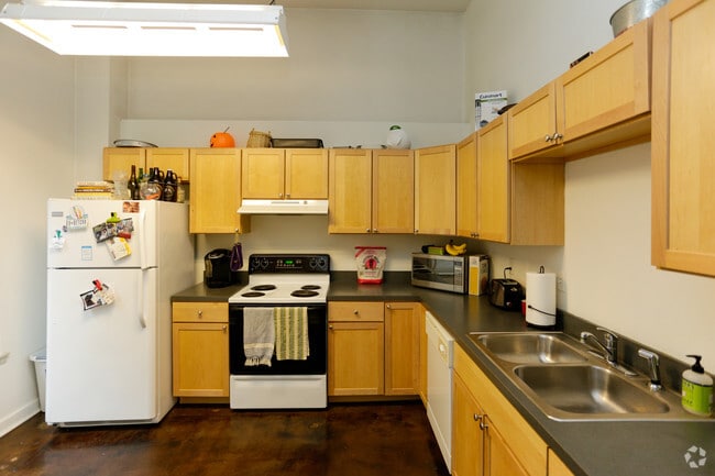 2BR, 2BA - Old Town_1620 SF