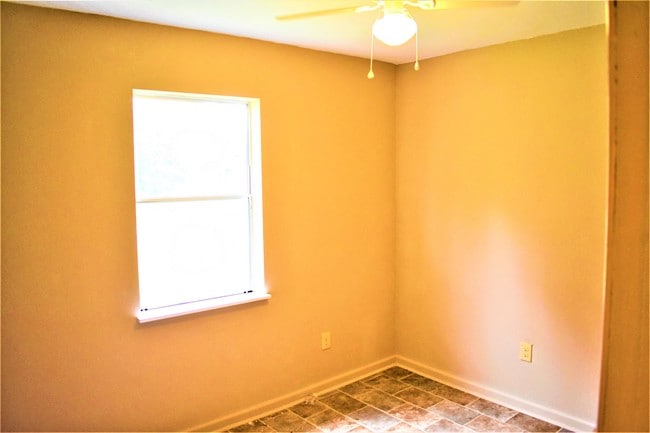 Photo - 2114 Railroad St