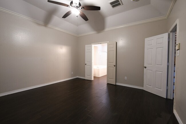 Photo - 212 Rolling Springs Ln