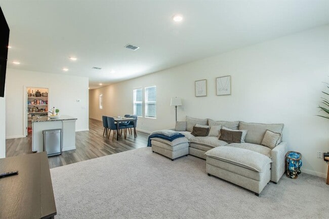 209 Dirty Harry Dr