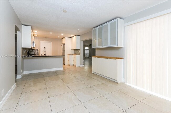 Photo - 628 SW 18th Ave