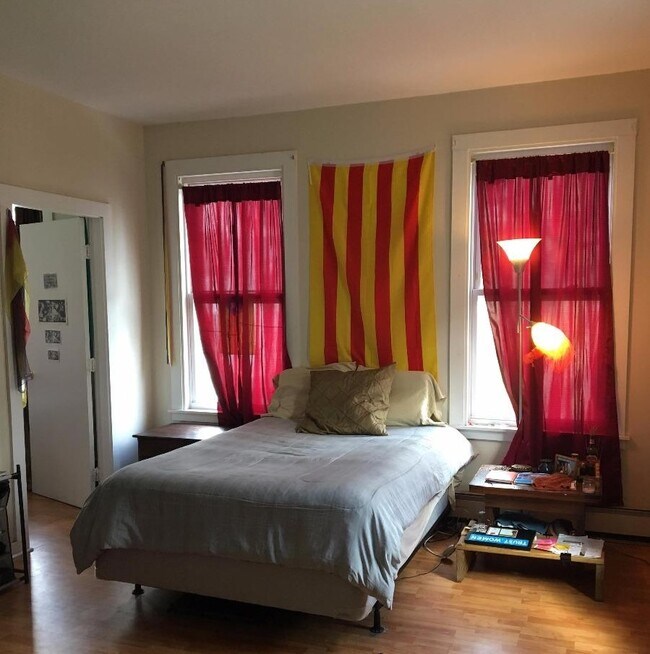 Photo - 42 Sewall St Unit uni2 2.5-bed 1 bath