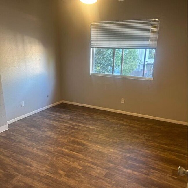 Photo - 2440 Almandor Cir Unit #2