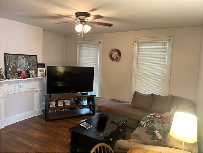 Photo - 163 Lewis St Unit Down-apt 1