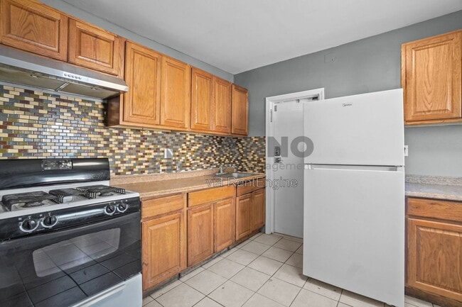 Photo - 72 Mowry St Unit 3r 3