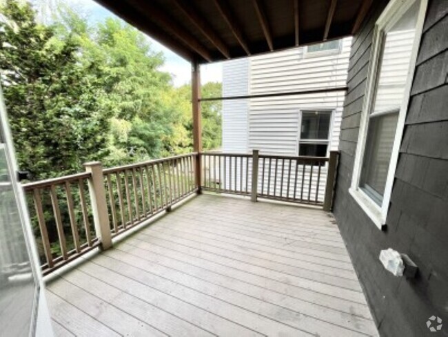 Building Photo - 108 Buttonwood St Unit 2 Rental