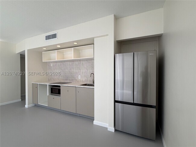 Photo - 900 Bay Dr E Unit 413