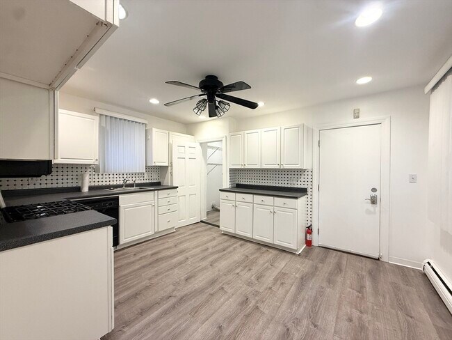 Building Photo - 26 Callender St Unit 26