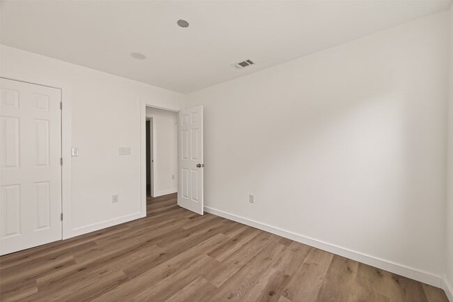 Photo - 3922 Alsace St