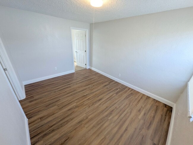 Building Photo - 506-512 Northwood Road Unit 512 #201