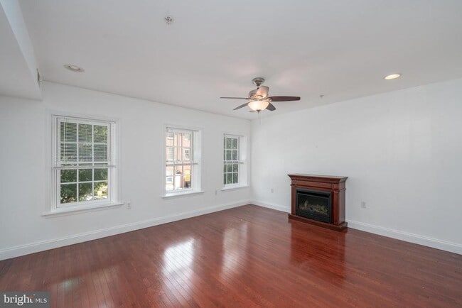 Building Photo - 838 S Bond St Rental