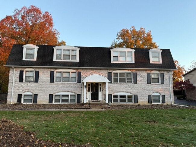 Building Photo - 52 Southwoods Ave Unit 1