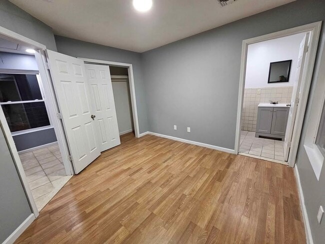 Photo - 552 E 24th St Unidad 2