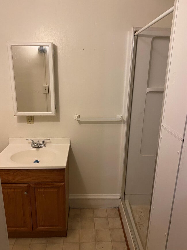 Photo - 1236 Perkiomen Ave Unidad 1 - B