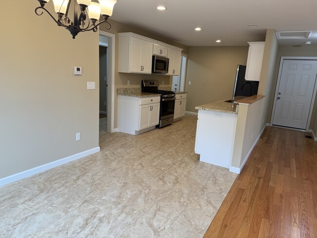 Photo - 566 Dwight Rd