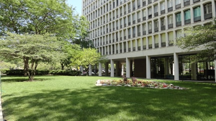 court yard - 1450 E 55th Pl Unit 1025 S