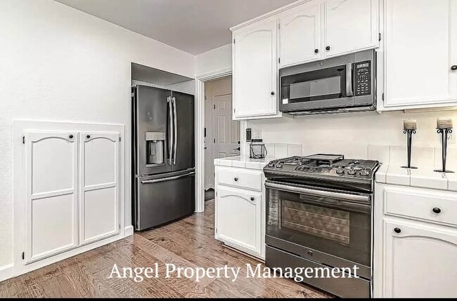 Photo - 2206 Halsey Cir