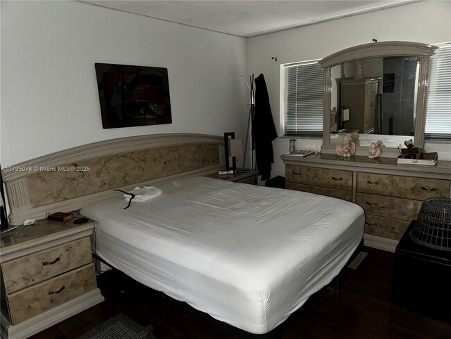 Photo - 950 Hillcrest Dr Apartment Unit 411