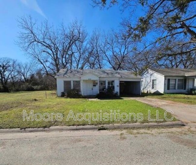Building Photo - 830 S Lyon St Rental