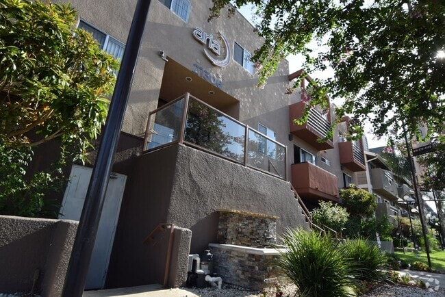 Building Photo - 21306 Parthenia St Unit 104 Rental