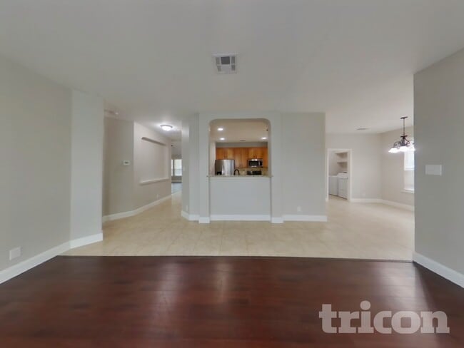 Photo - 213 Ridge Bluff