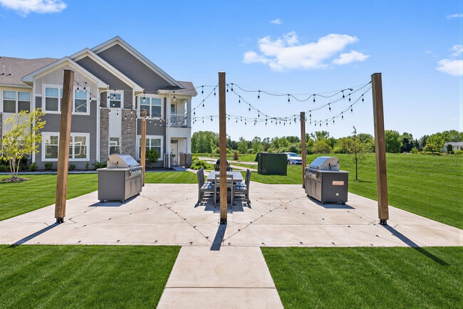 Seasons at River View Outdoor Pergola