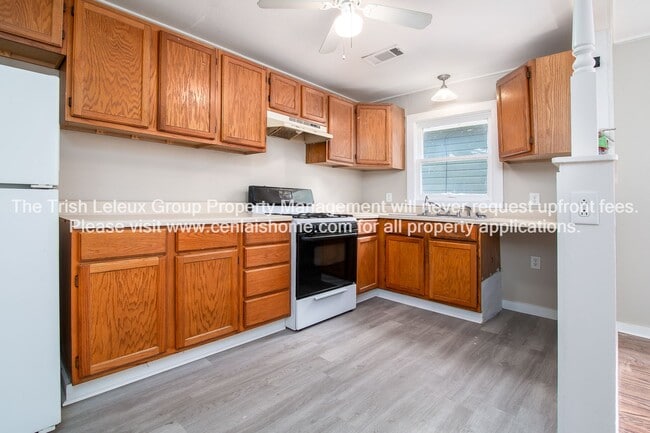 Photo - 2/1 Large home close to everything