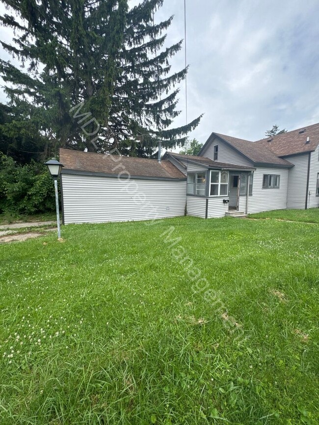Building Photo - 802 S Woodbridge St Unit 1321 Williams St- 802 S Woodbridge #2 Rental