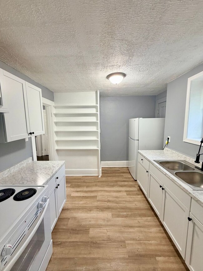 Building Photo - 406 Highland Ave Unit A