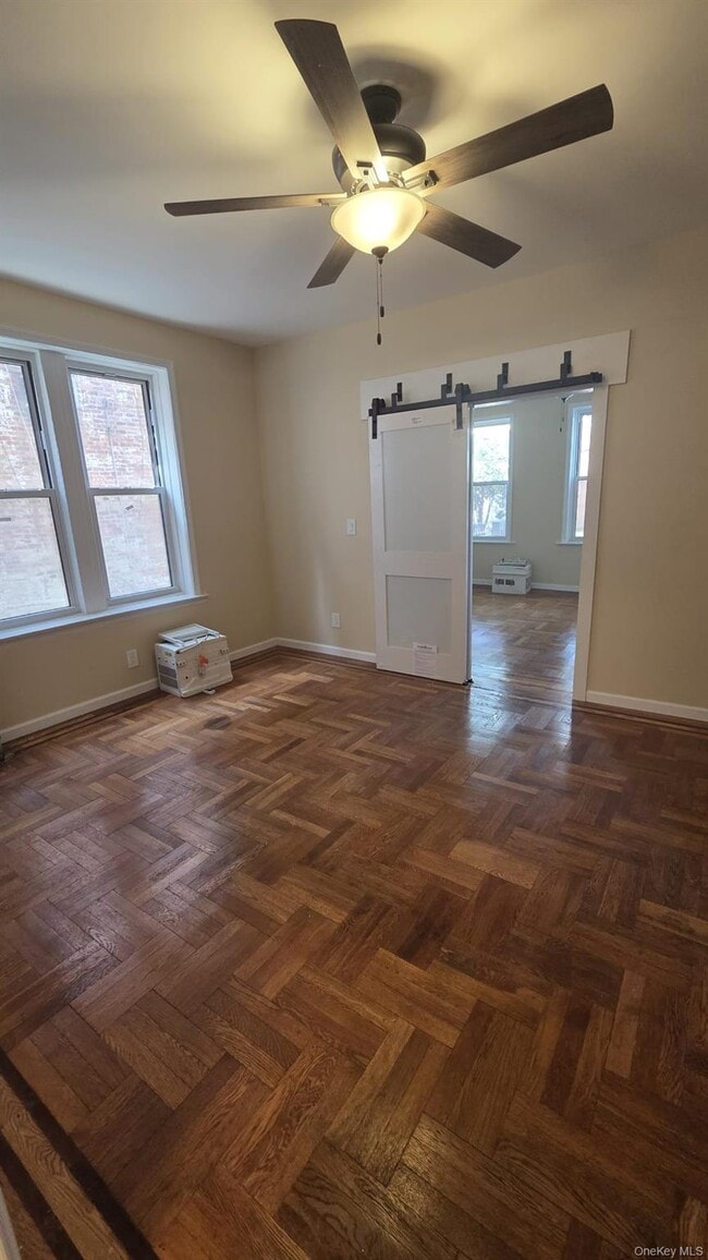 Building Photo - 40 E 52nd St Unit 1