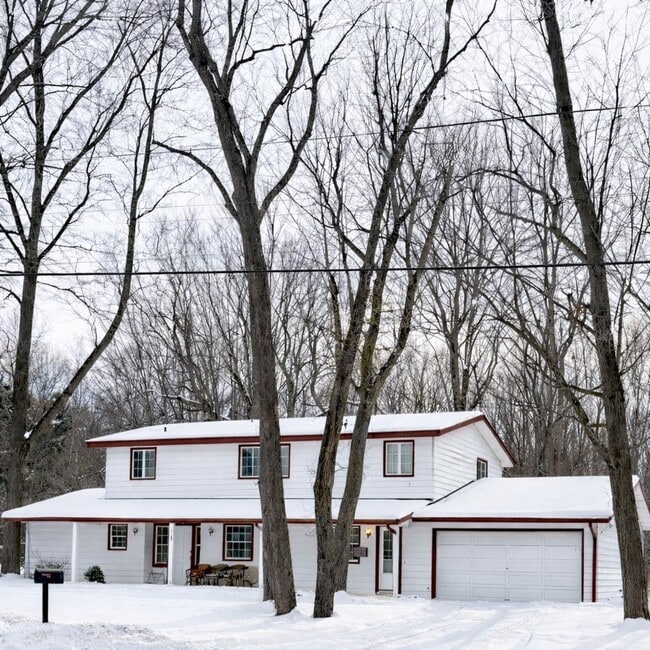 Building Photo - 520 Murray Hill Rd