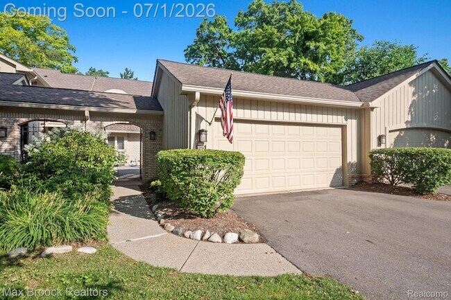 Photo - 1125 Meadowglen Ct