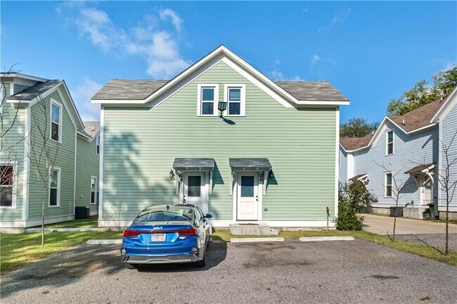 Photo - 772 S Locust Ave